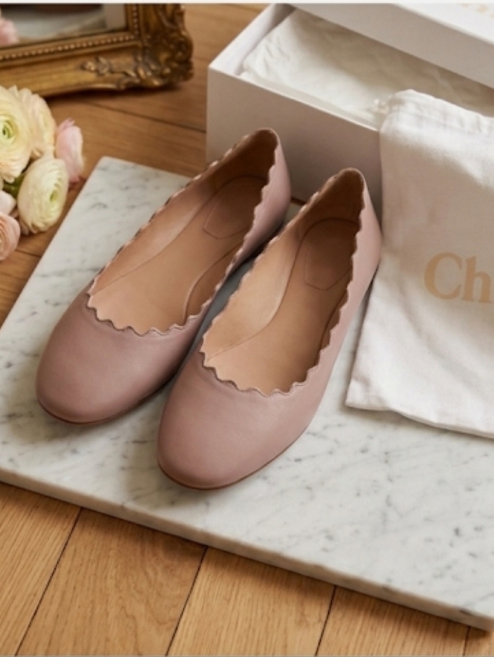 Chloe Pink Leather Scalloped Flats. New With Deffects.